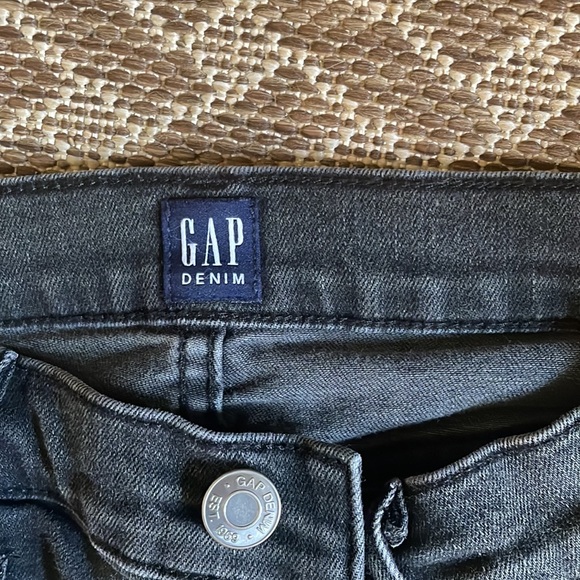 Gap True Skinny black stonewashed jeans - Picture 2 of 6